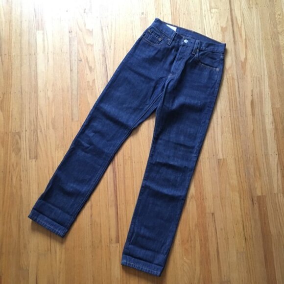 like new Levis 501 Across a plain dark wash 24 - Picture 4 of 5